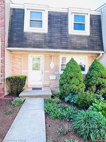 1840 Brentwood Dr, Troy, MI 48098