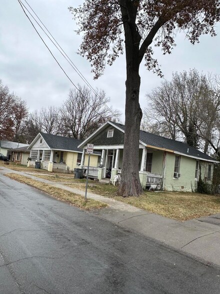 845 S Douglas Ave, Springfield, MO 65806