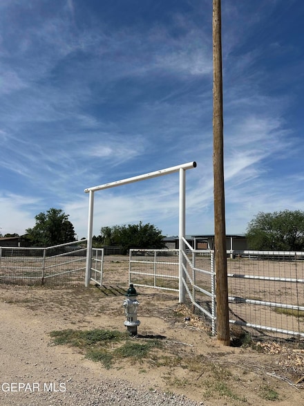 15840 Ponce de Leon Dr, Fabens, TX 79838