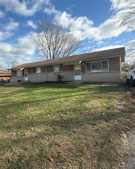 1200 Chargene St, Saint Charles, MO 63301