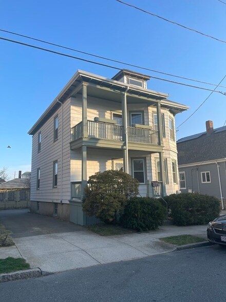 46 Capitol St, New Bedford, MA 02744