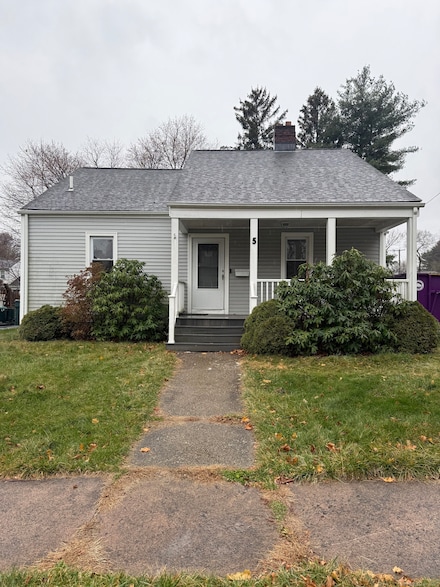 5 Roosevelt St, Hamden, CT 06514