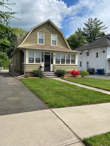 2868 Dixwell Ave, Hamden, CT 06518