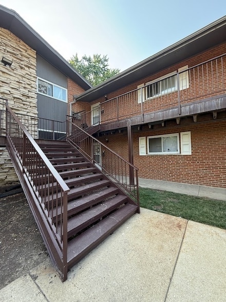 1810 W Hatherleigh Ct Unit 2B, Mount Prospect, IL 60056