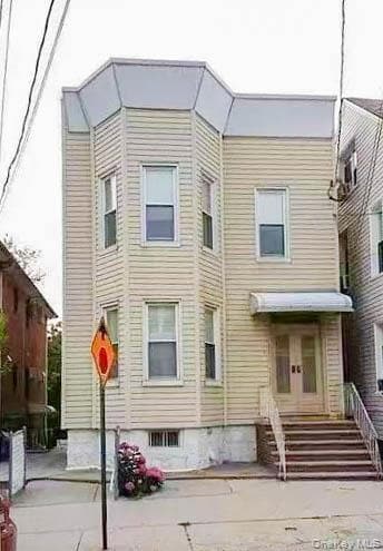 2232 124th St, College Point, NY 11356