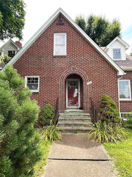 206 E Lincoln Ave, Owensville, MO 65066