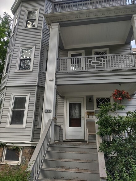 127 Eliot St, Chestnut Hill, MA 02467