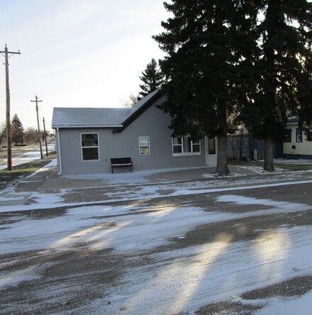 317 7th St N, New Salem, ND 58563