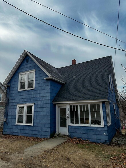 125 Park St, Livermore Falls, ME 04254