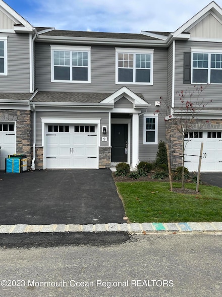 9 Coburgh Dr, Wall Township, NJ 07753