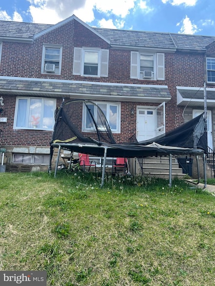 2818 Hellerman St, Philadelphia, PA 19149