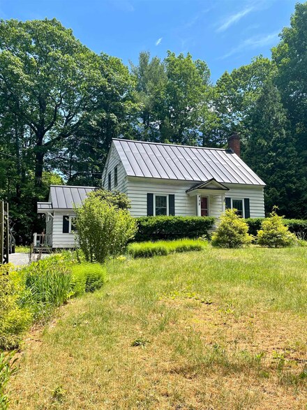 78 Charlestown Rd, Claremont, NH 03743