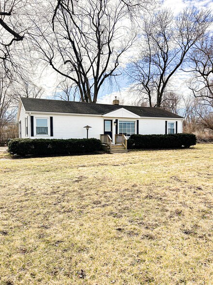 2048 W 2000s Rd, Kankakee, IL 60901
