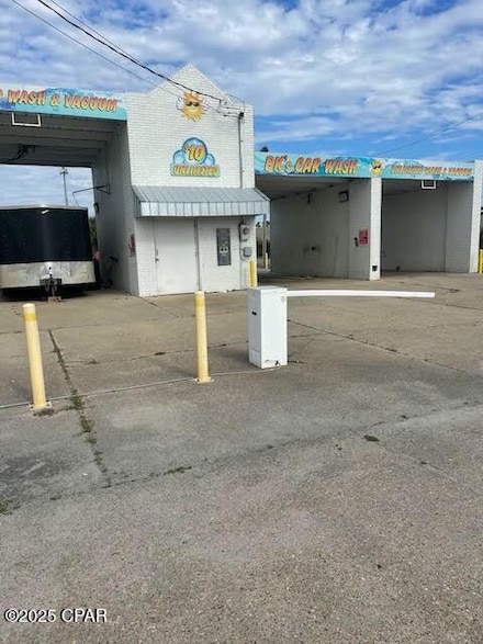 1815 Thomas Dr, Panama City Beach, FL 32408