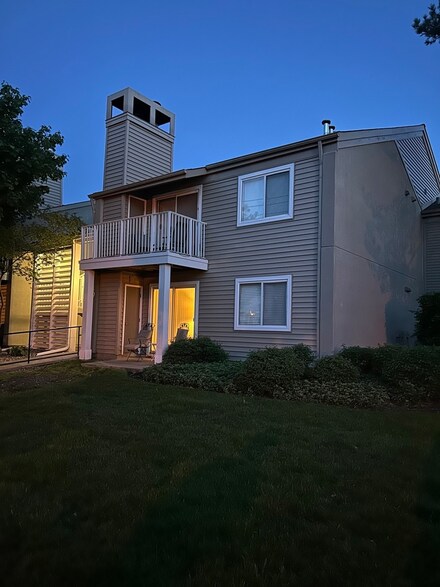 49 Orchard Terrace Unit 2, Lombard, IL 60148