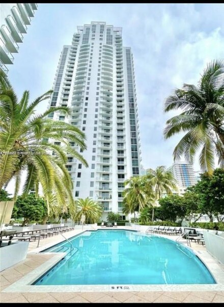 1060 Brickell Ave Unit 1203, Miami, FL 33131
