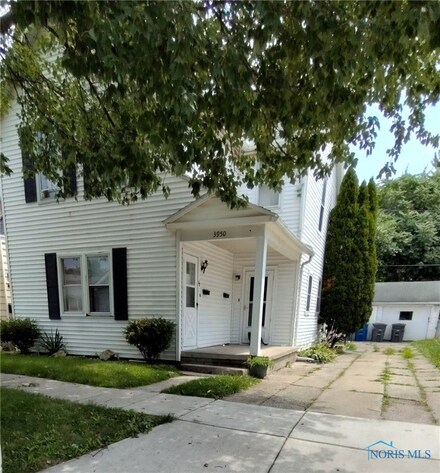 3950 Woodhaven Dr, Toledo, OH 43612