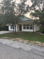 920 Arkansas River Dr, Granbury, TX 76048