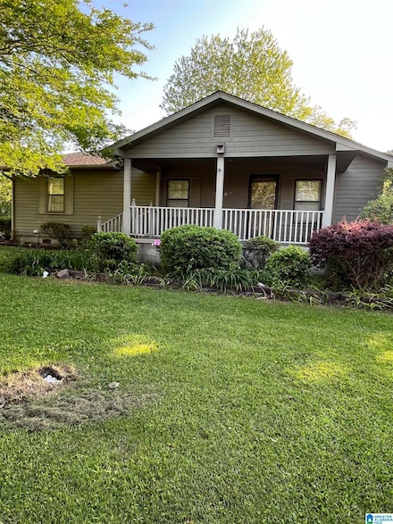 1003 7th St S, Clanton, AL 35045
