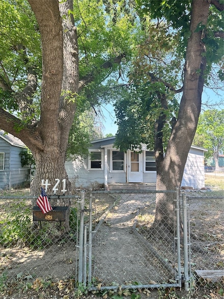 421 N 6th St, Hamilton, MT 59840