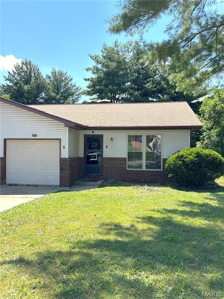 5 Innsbruck Ln, Belleville, IL 62221