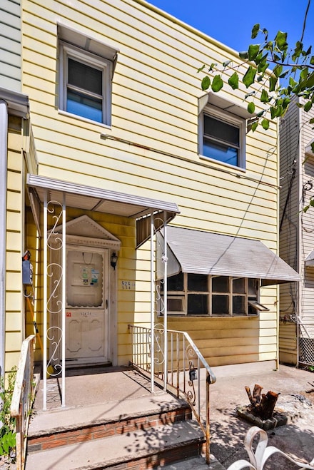 524 34th St, Union City, NJ 07087