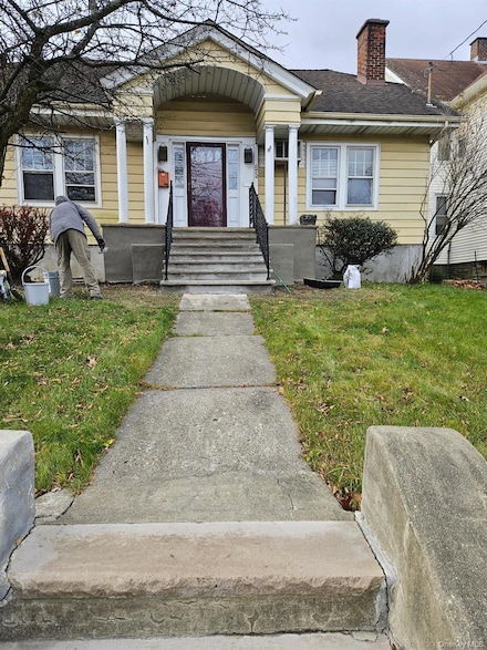 65 Monhagen Ave, Middletown, NY 10940