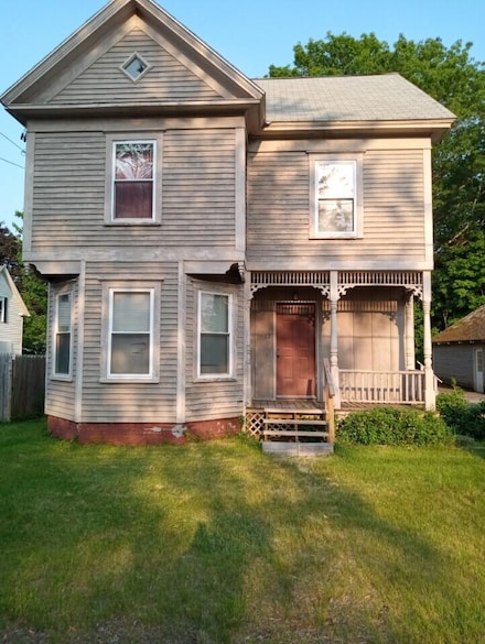 12 Blethen St, Lisbon Falls, ME 04252