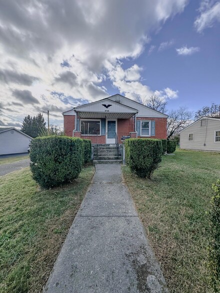 2708 Plantation Rd NE, Roanoke, VA 24012