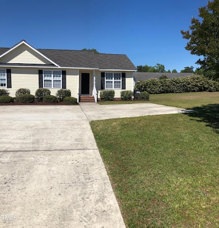 70 Ariel St, Lillington, NC 27546