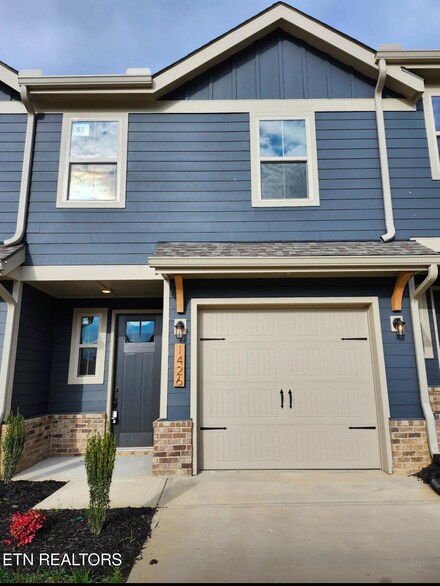1426 Mountain Quail Cir, Maryville, TN 37801