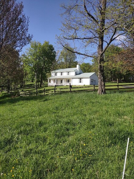 9021 Poor Mountain Rd, Bent Mountain, VA 24059