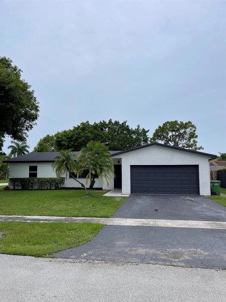 5114 NW 27th Ct, Margate, FL 33063