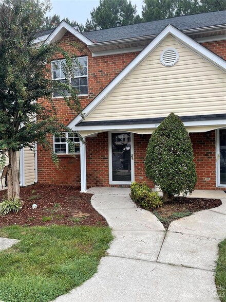 3709 Melrose Cottage Dr, Matthews, NC 28105
