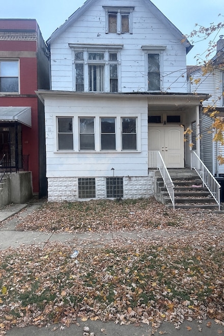 7128 S Champlain Ave, Chicago, IL 60619