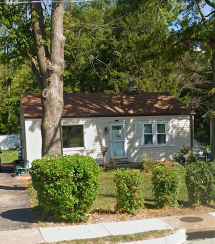 320 S Geyer Rd, Saint Louis, MO 63122