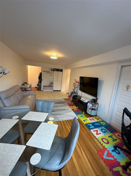 86-04 Grand Ave Unit 4D, Elmhurst, NY 11373