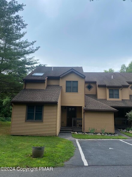 43E Skyview Cir, East Stroudsburg, PA 18302