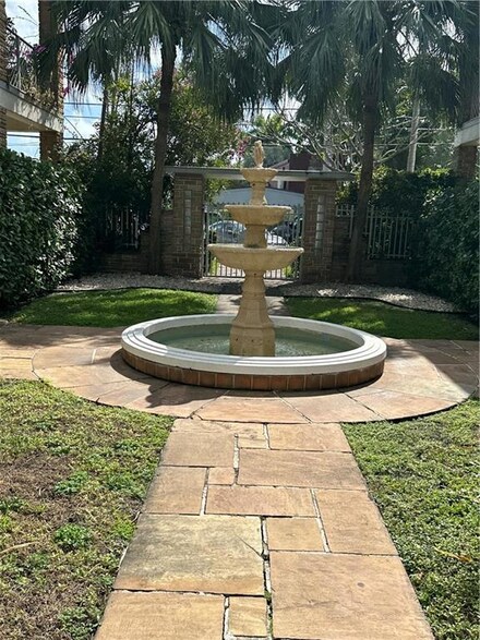 2131 Calais Dr Unit 6, Miami Beach, FL 33141