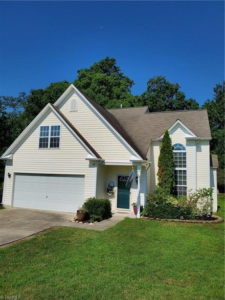 3327 Barnsdale Dr, Jamestown, NC 27282