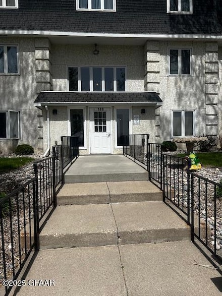 815 Duke Dr Unit 101, Grand Forks, ND 58201