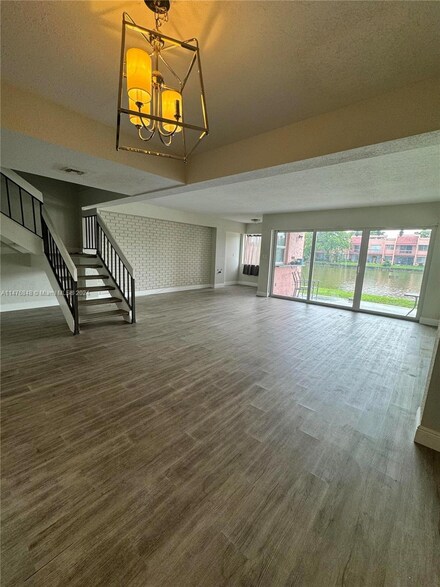 1641 NW 56th Terrace Unit 7, Lauderhill, FL 33313