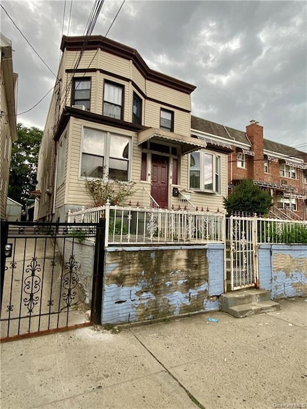 732 E 223rd St, Bronx, NY 10466