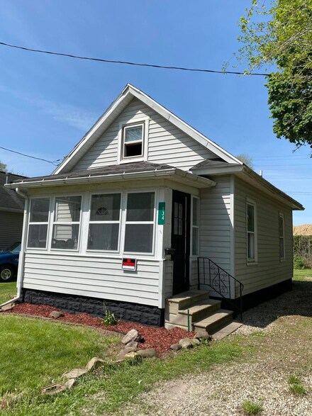 134 Willow St, Jackson, MI 49202