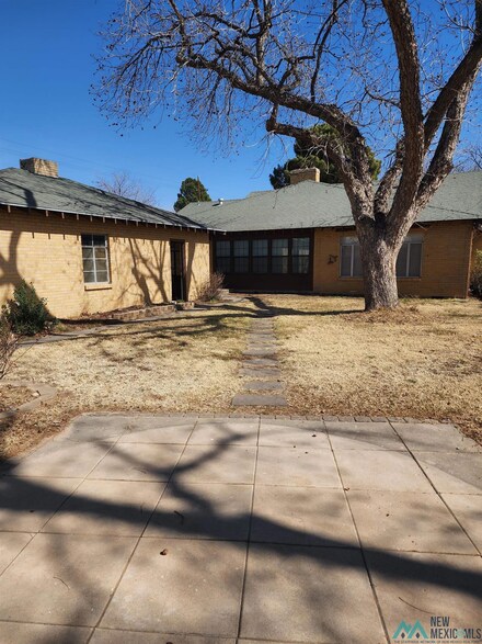 925 N Alameda St, Carlsbad, NM 88220