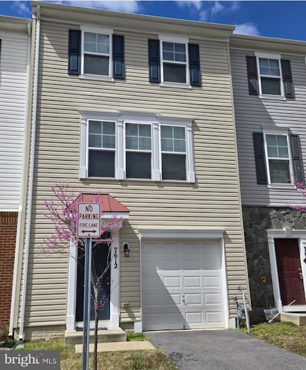 7612 Glaser Ln, Glen Burnie, MD 21061
