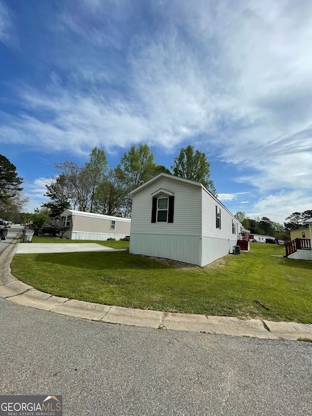 390 Malibu Dr, Fayetteville, GA 30214