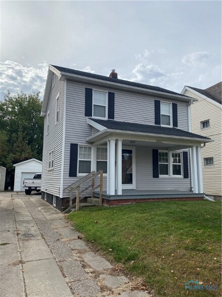 2037 Berdan Ave, Toledo, OH 43613