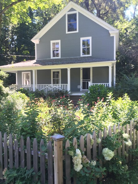 5 Petersburg Rd, Williamstown, MA 01267