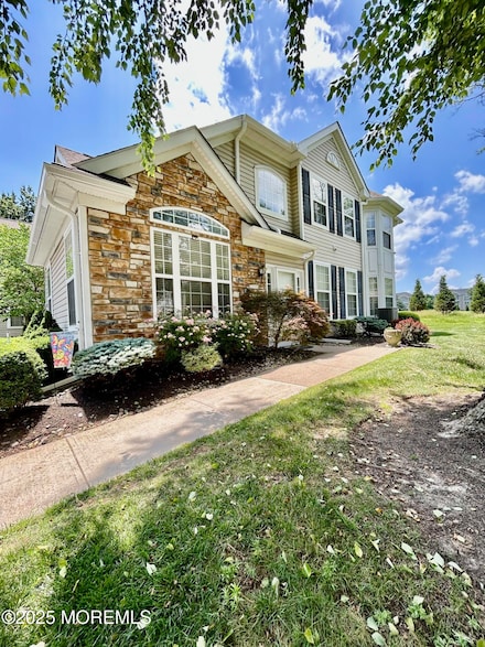 205 Shinnecock Dr, Manalapan, NJ 07726
